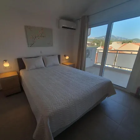 Apollon Apartment *