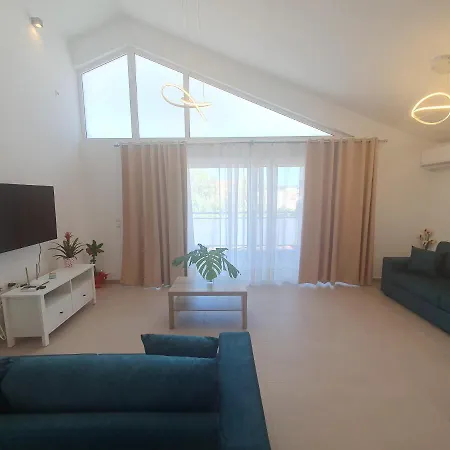 Apollon Apartment